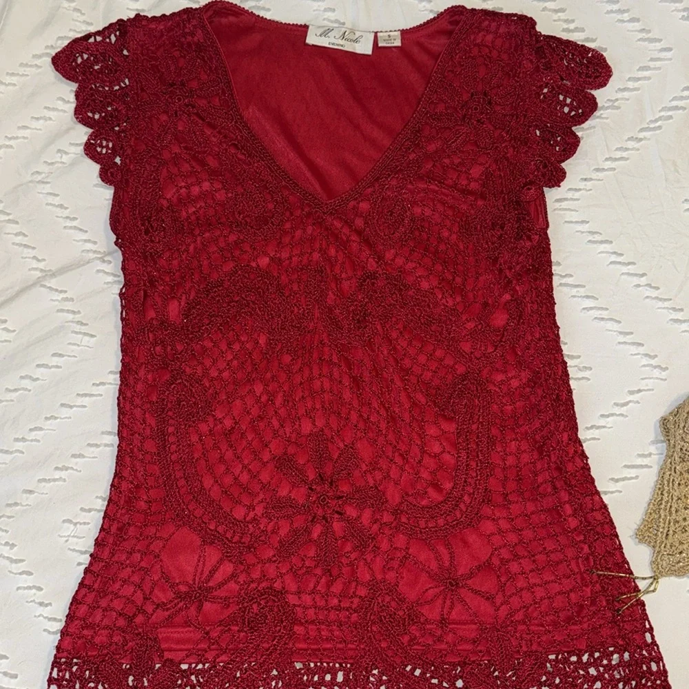 EUC Red and Gold Women's Holiday Party Shirt Bundle S Sparkle